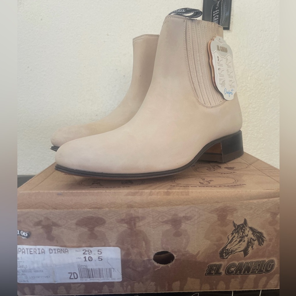 El Canelo Beige Leather Boots